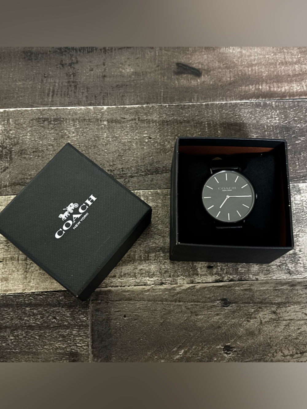 COACH || MEN'S/UNISEX WATCH w/ LEATHER WRIST BAND